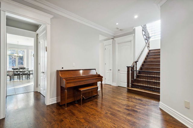 49 Bainbridge Avenue