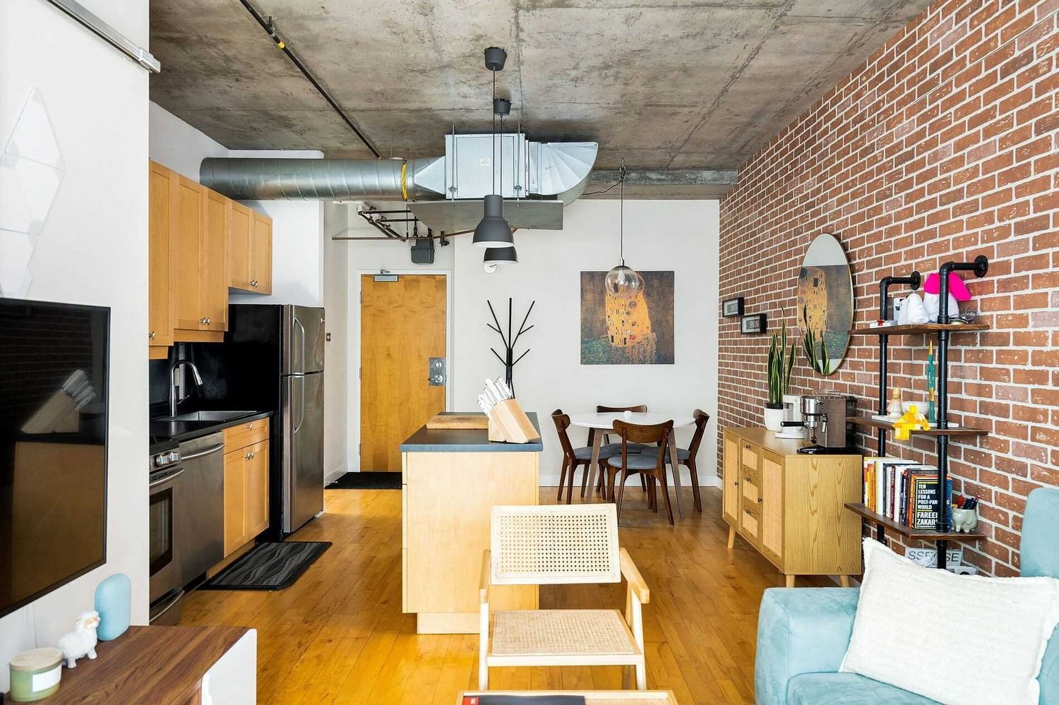 Listing Image 7