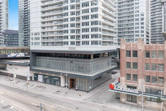 901 - 19 Bathurst Street