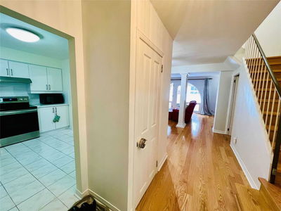 Townhouse leased at 33-10 Esterbrooke Avenue, Toronto, Don Valley Village, M2J 2C2 - MLS: C5881676