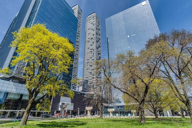 Ph204 - 100 Harbour Street