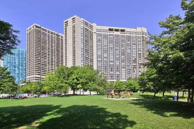 2412 - 33 Harbour Square