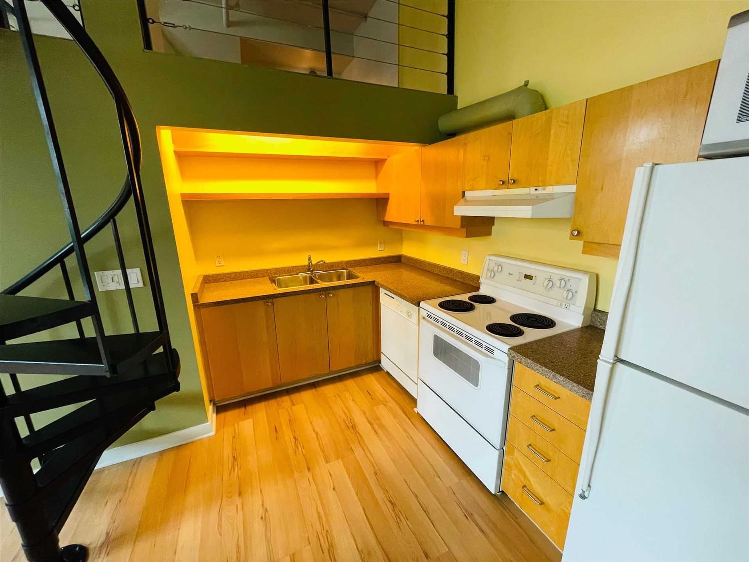 Listing Image 2