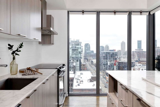 1205 - 95 Bathurst Street