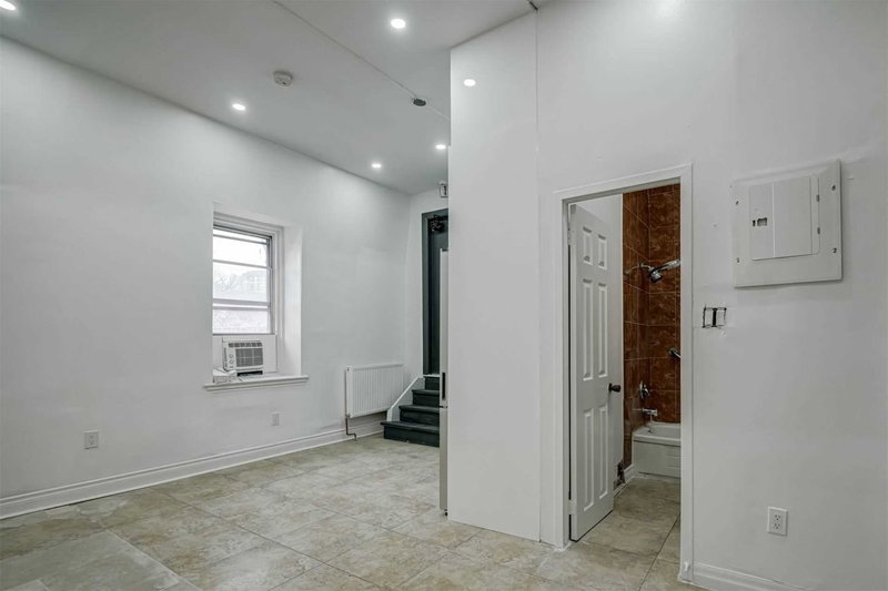 302 - 180 Sherbourne St, Toronto, M5A 2R7 | Image 3