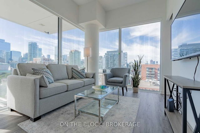 1303 - 158 Front Street
