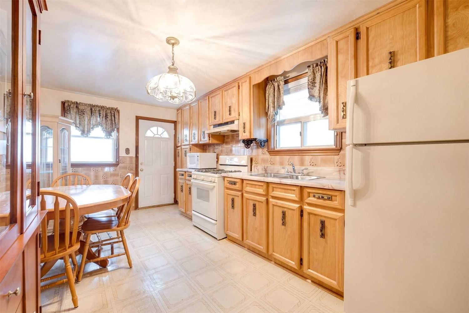 Listing Image 14