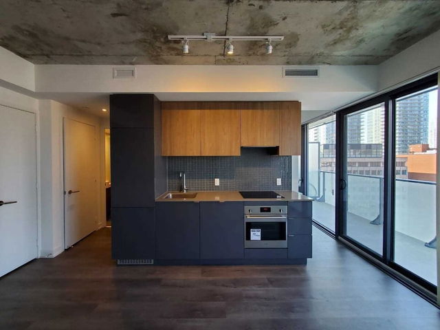 1202 - 161 Roehampton Avenue