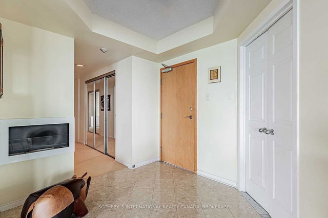 3809 - 77 Harbour Square