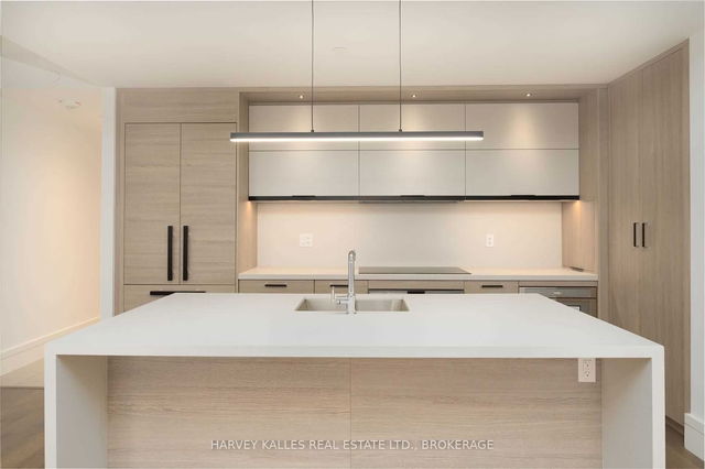 1102 - 215 Lonsdale Road