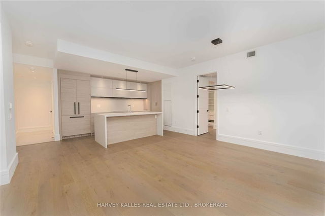 1102 - 215 Lonsdale Road