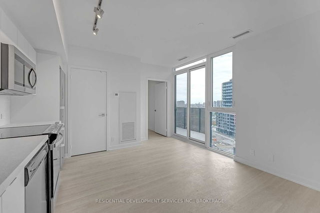 1022 - 30 Tretti Way