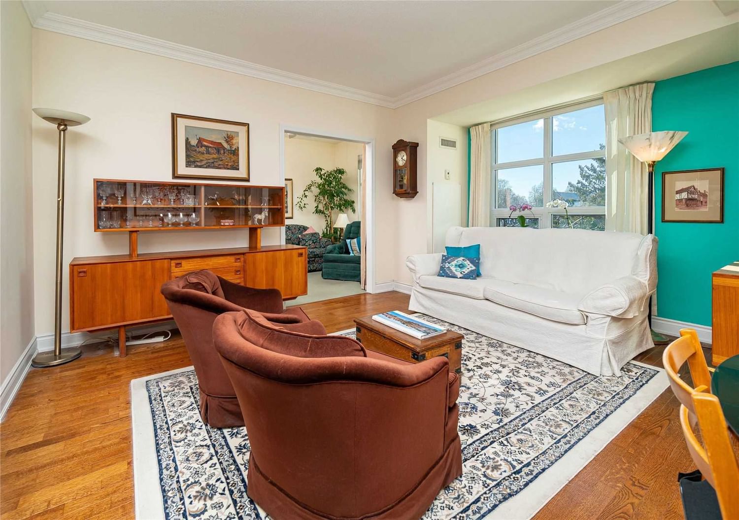 Listing Image 5