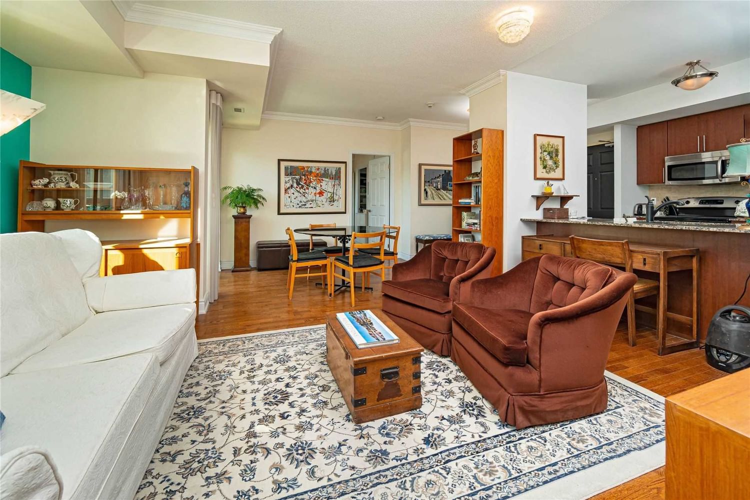 Listing Image 6