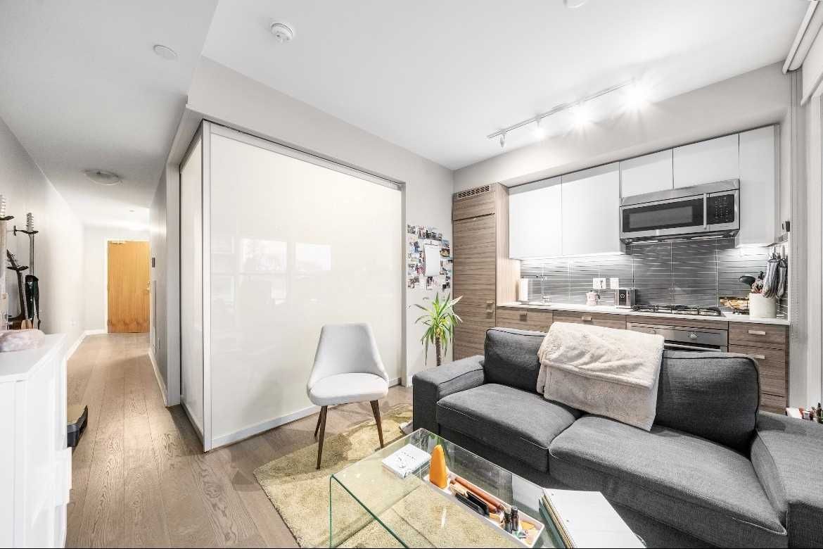 Listing Image 5