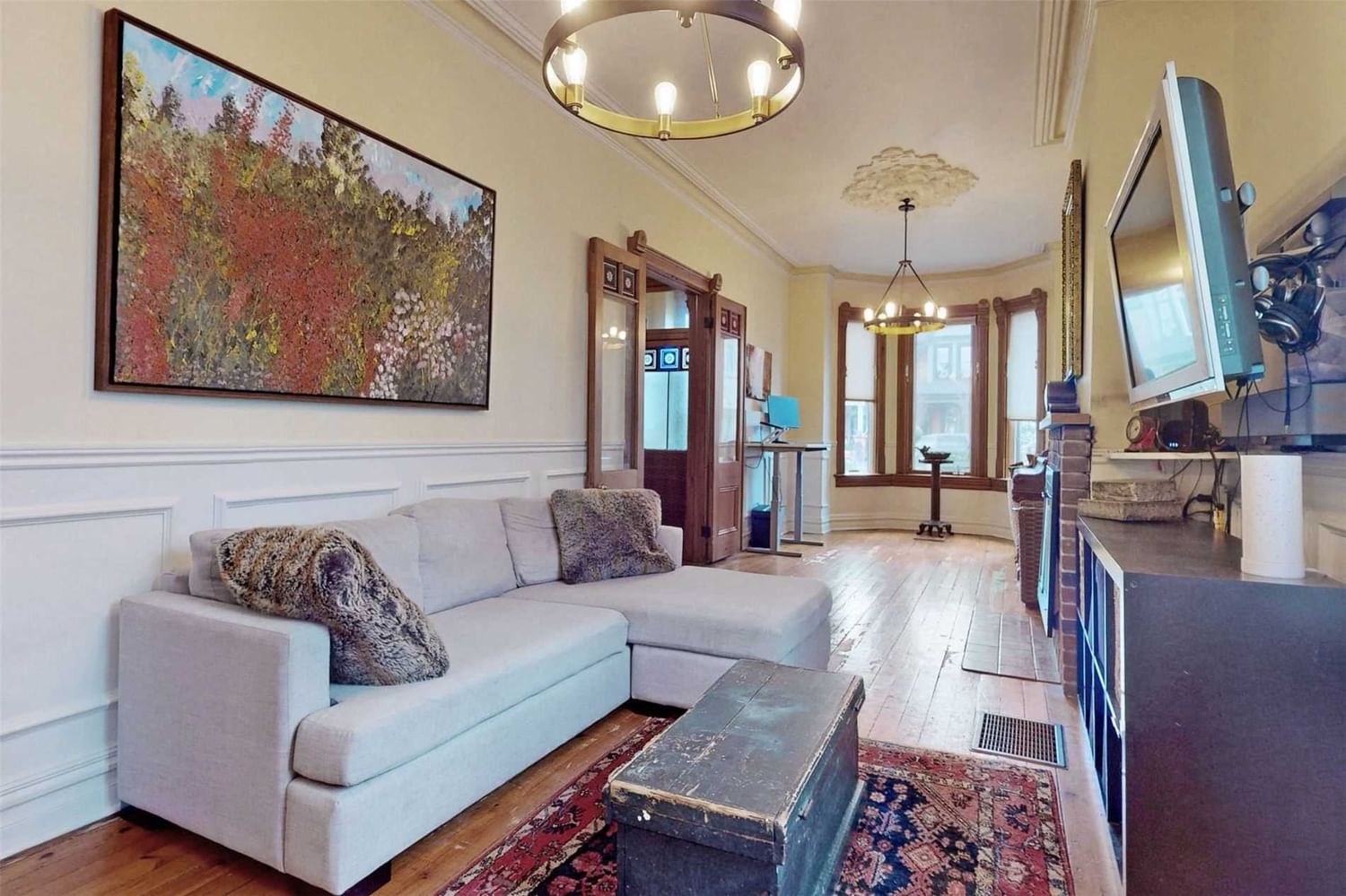 Listing Image 4