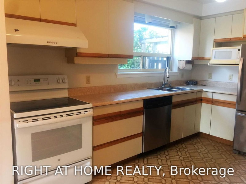 63 Cairnside Cres, Toronto, M2J 3M9 | Image 3