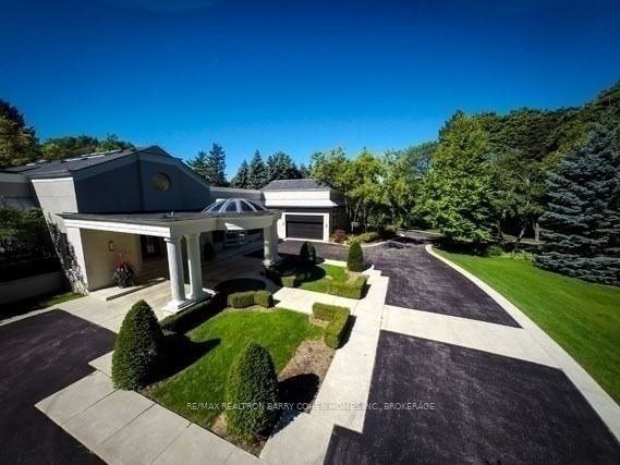 61 The Bridle Path