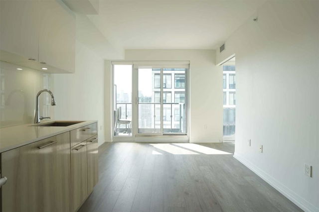 1120 - 251 Jarvis Street