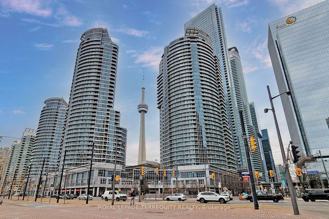 3405 - 208 Queens Quay