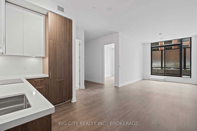 204 - 33 Frederick Todd Way