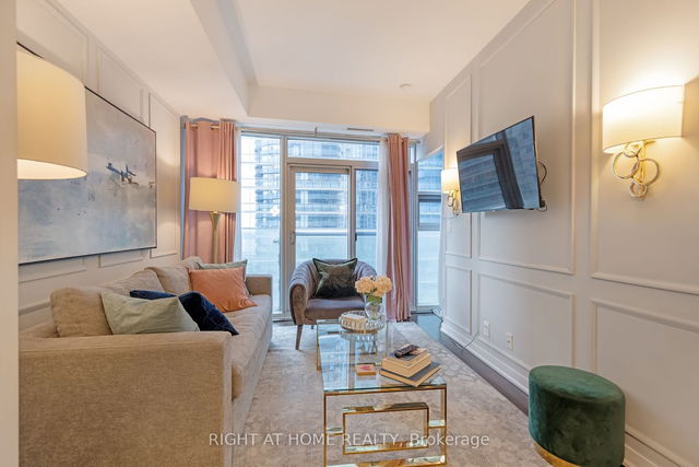 1209 - 12 York Street