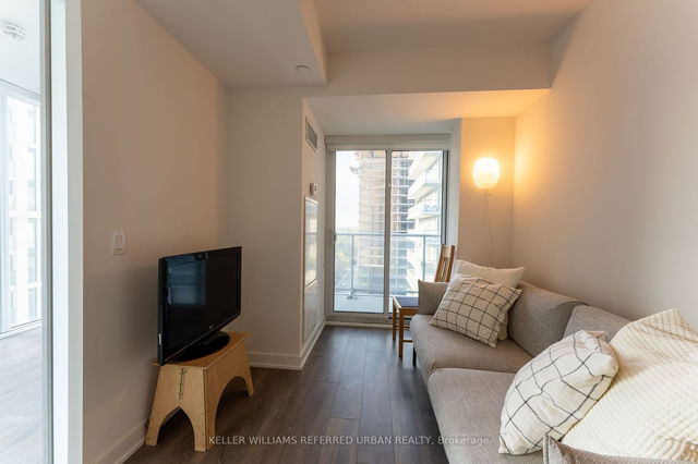 1012 - 195 Redpath Avenue