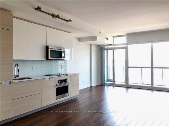 1505 - 210 Simcoe Street