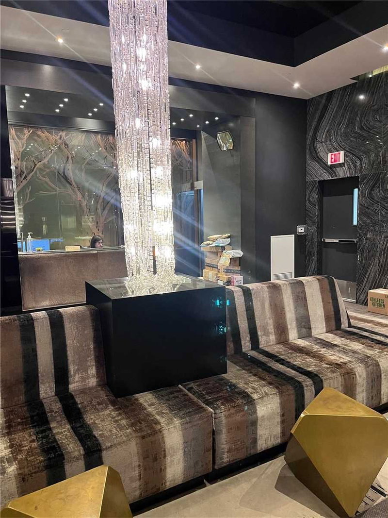 3902 - 290 Adelaide St W, Toronto, M5V 1P6 | Image 3