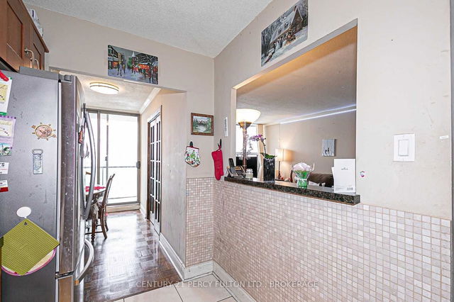 802 - 5949 Yonge Street