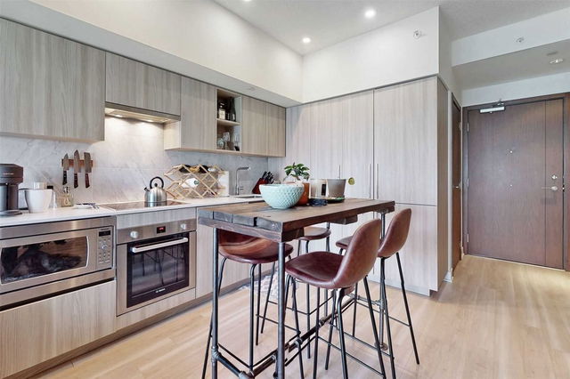 3907 - 19 Bathurst Street