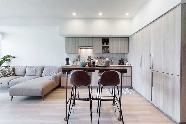 3907 - 19 Bathurst Street