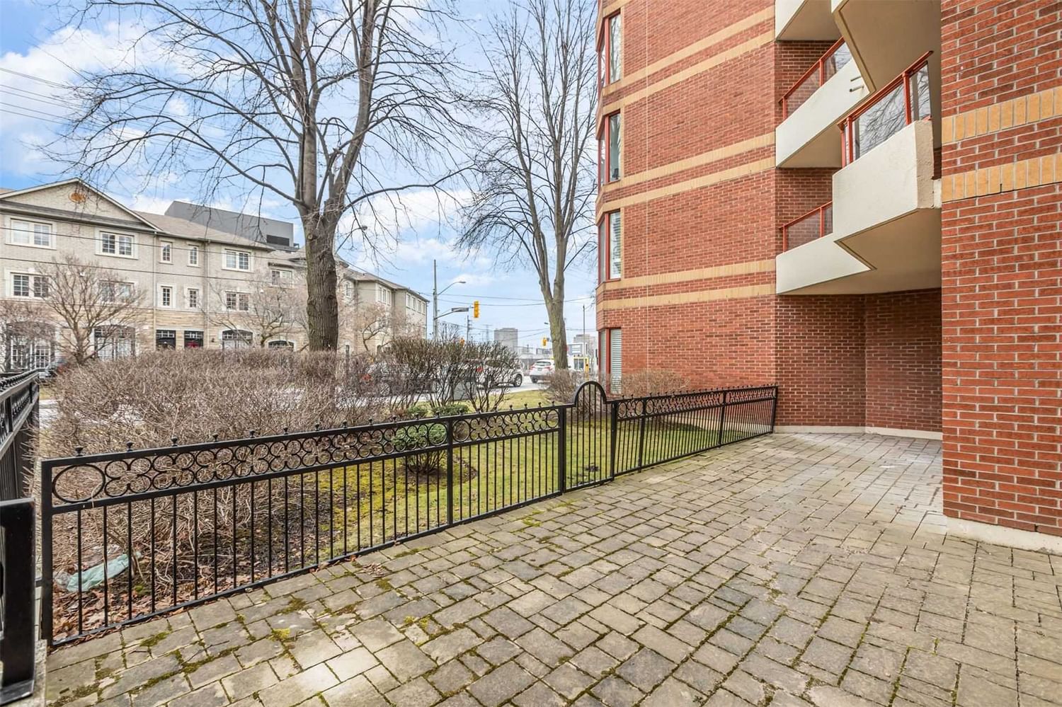 Listing Image 19