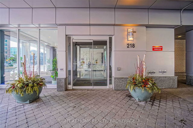 1201 - 218 Queens Quay