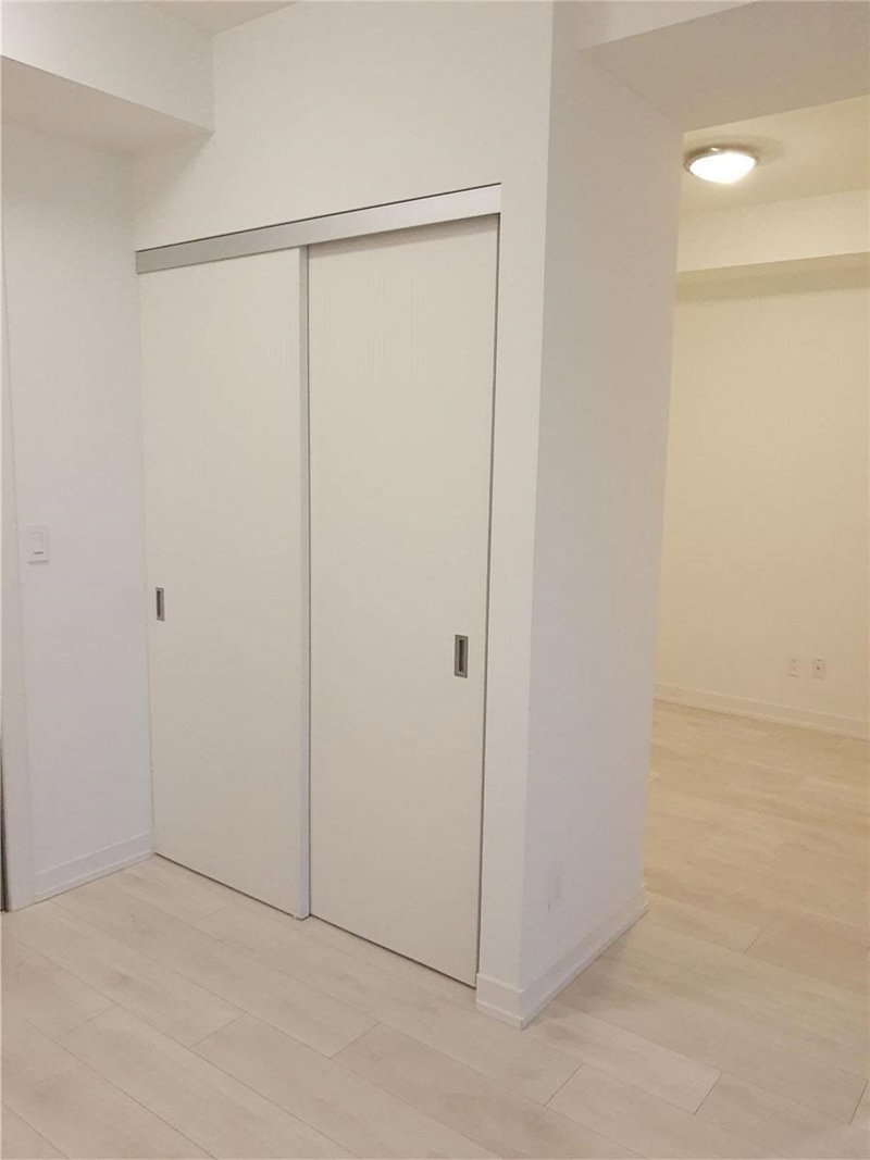 512 - 223 St Clair Ave W, Toronto, M4V 1R3 | Image 3