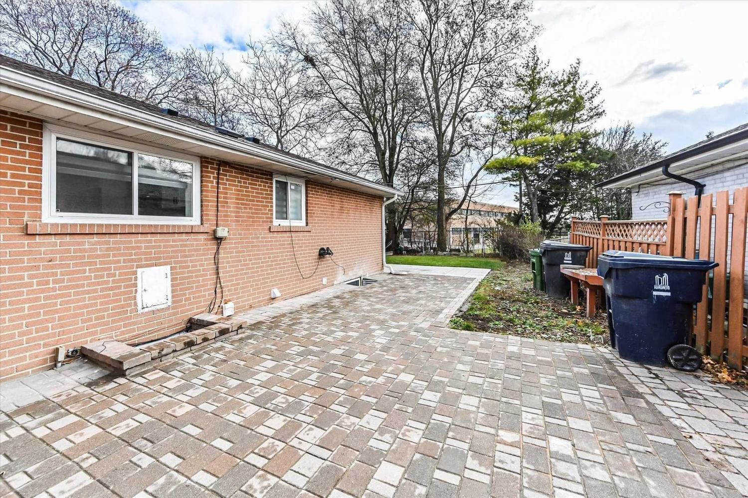 Listing Image 32