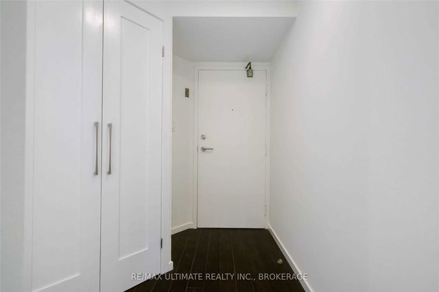919 - 77 Maitland Place