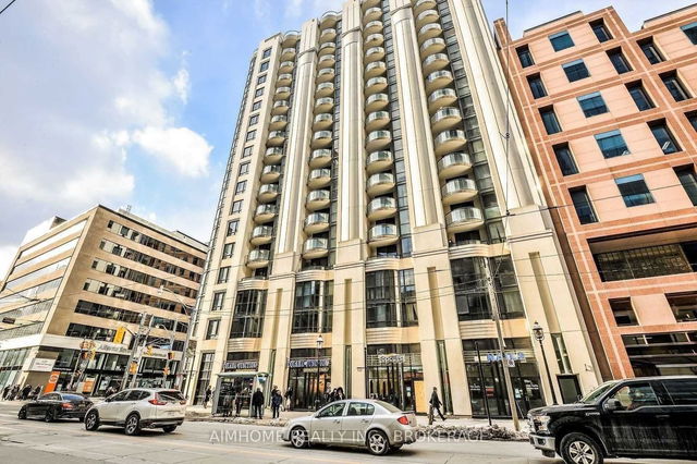 #703 - 801 Bay Street
