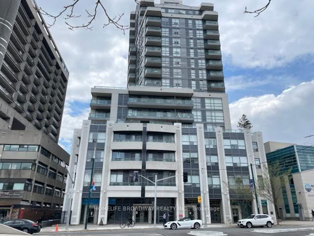 715 - 736 Spadina Avenue