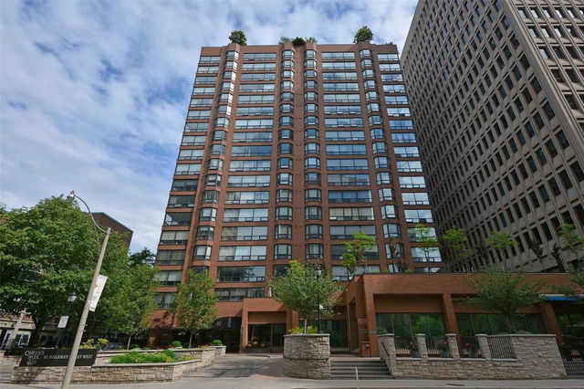 702 - 62 Wellesley Street