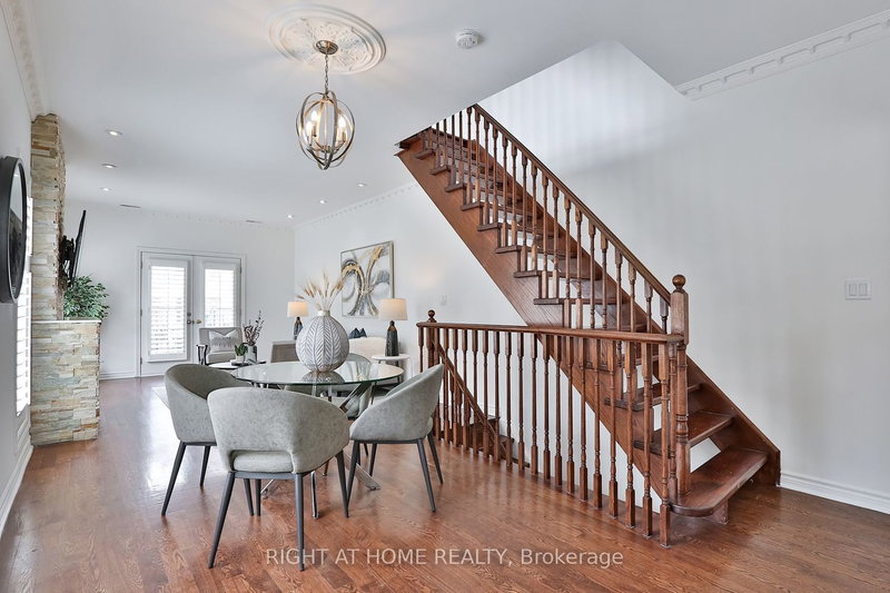 21 David Dunlap Circ, Toronto, M3C 4B9 | Image 3