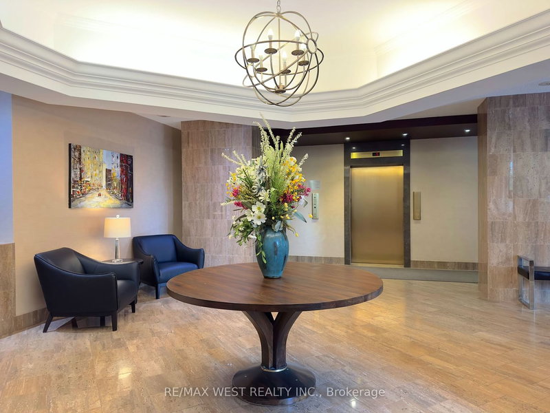 2403 - 75 Wynford Heights Cres, Toronto, M3C 3H9 | Image 2