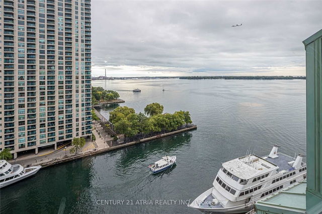1113 - 211 Queens Quay