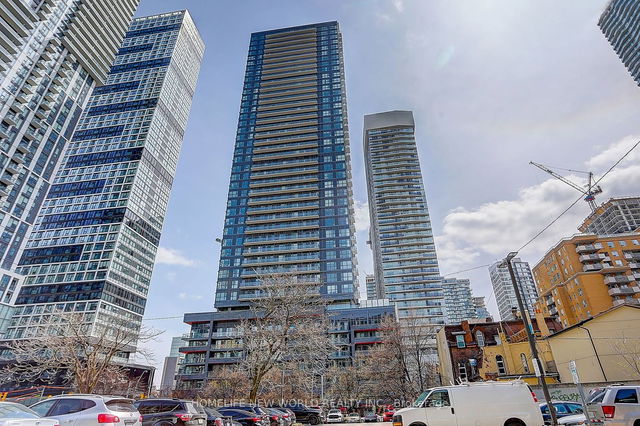 607 - 159 dundas Street