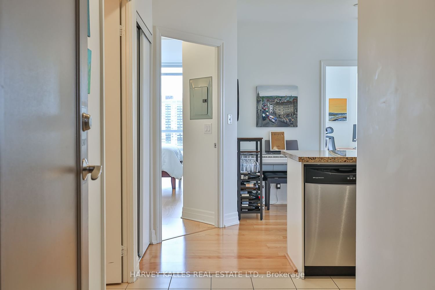 Listing Image 7
