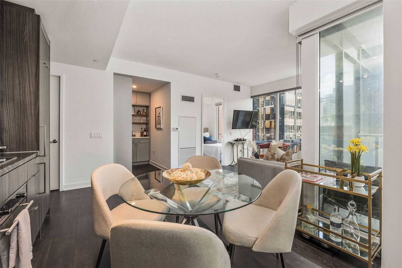 1002 - 125 Blue Jays Way, Toronto, M5V 0C4 | Image 3