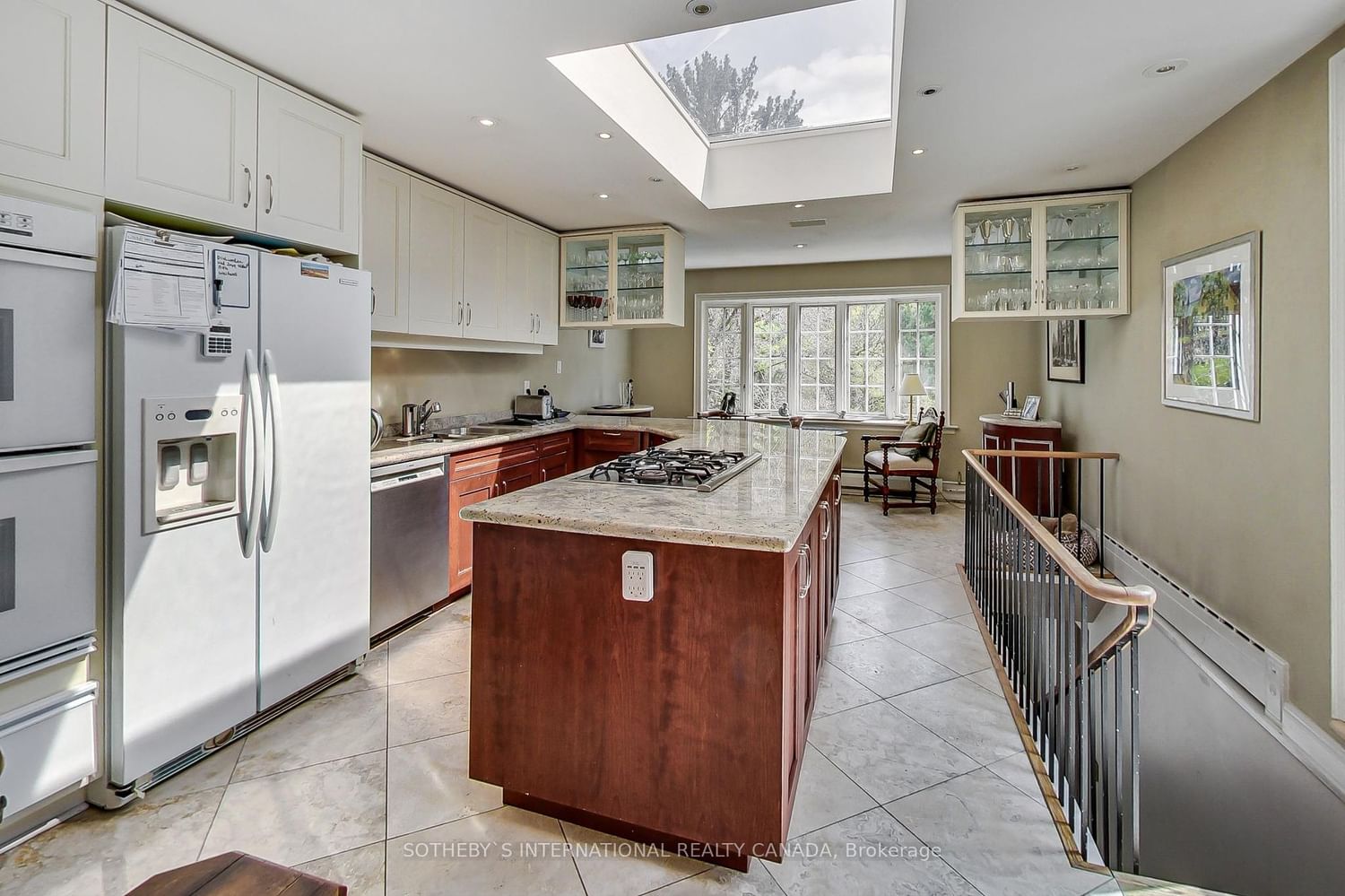 Listing Image 7