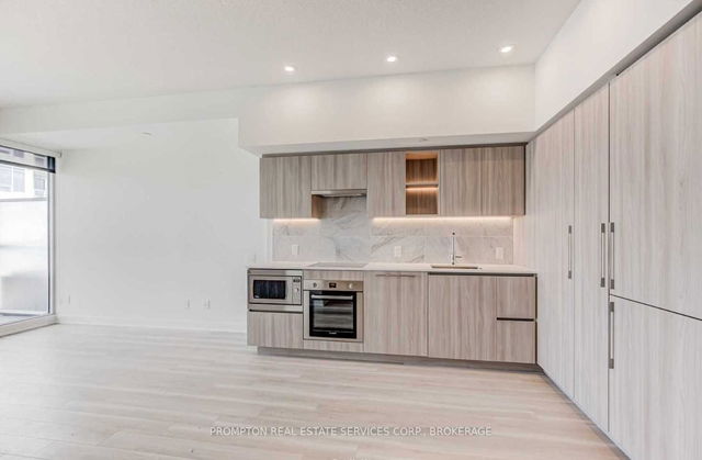 707 - 19 Bathurst Street