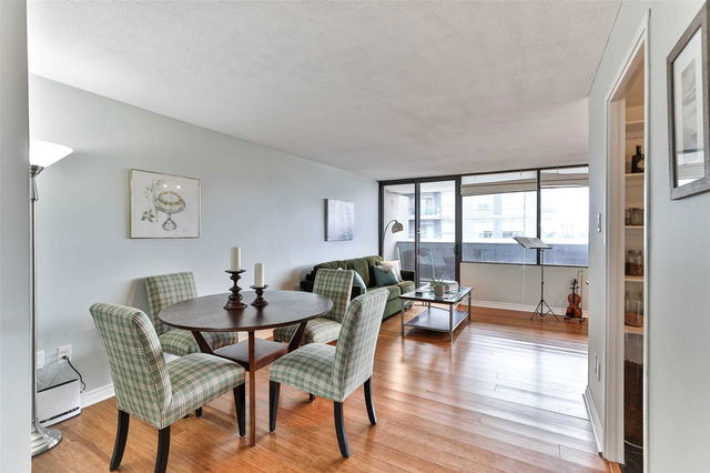1501 - 720 Spadina Avenue