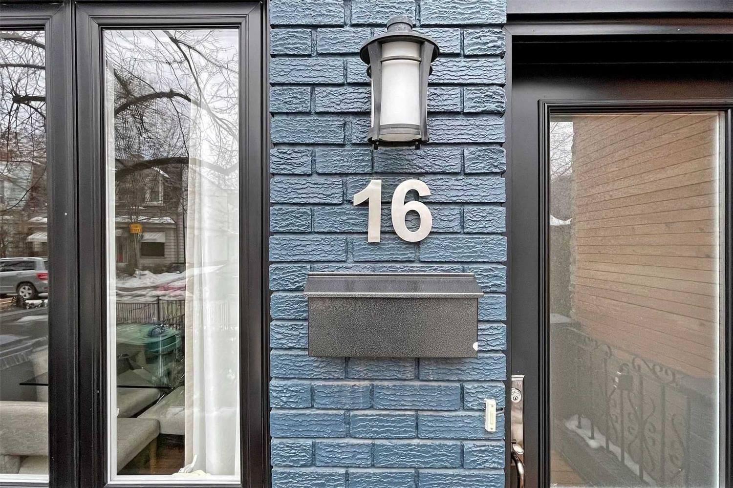 Listing Image 4